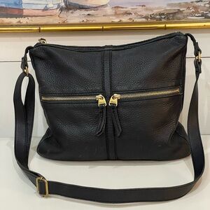Fossil Elise black pebbled leather crossbody bag in nice condition nice size